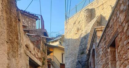 Ζεστή Φωλιά( Warm Nest).
