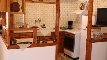 Réfrigérateur, plaque de cuisson, lave-vaisselle, cafetiÚre/bouilloire