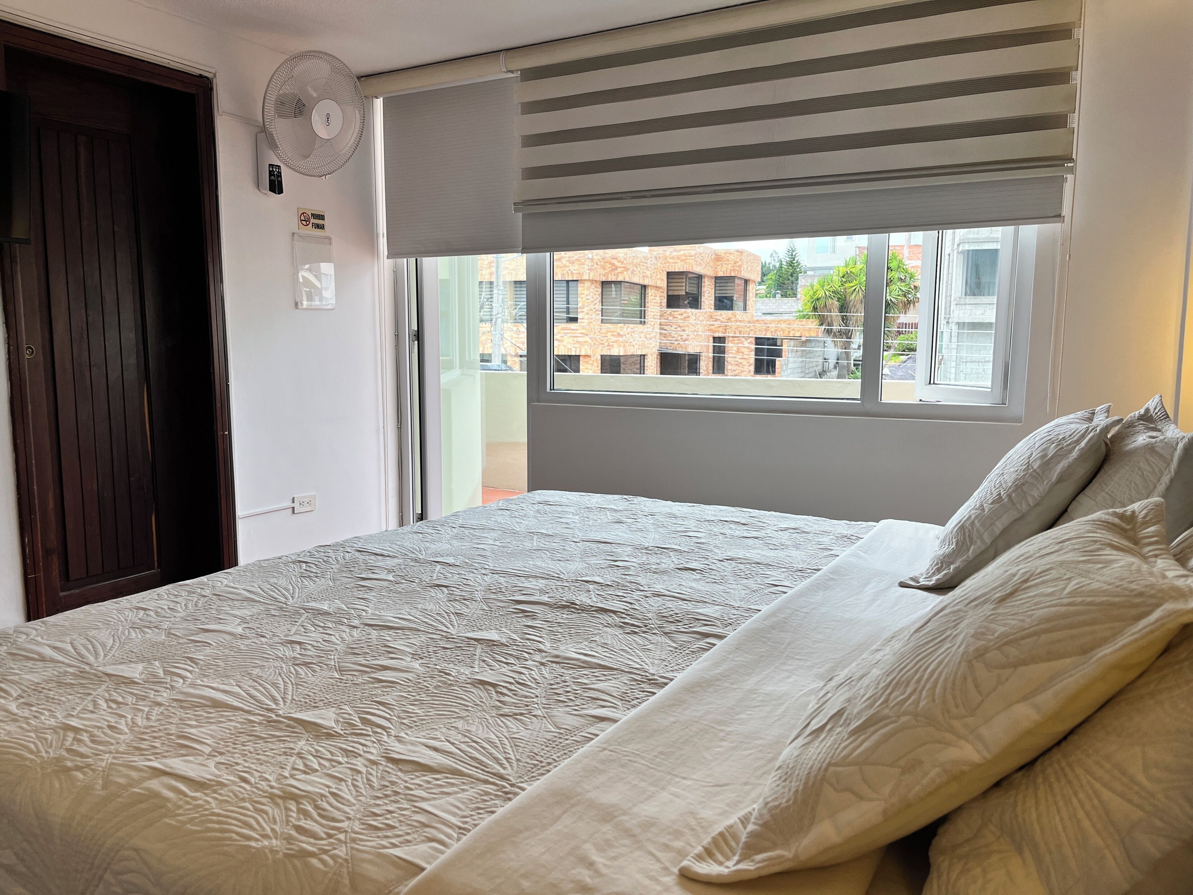 Habitación sénior, 1 cama de matrimonio grande | Terraza o patio