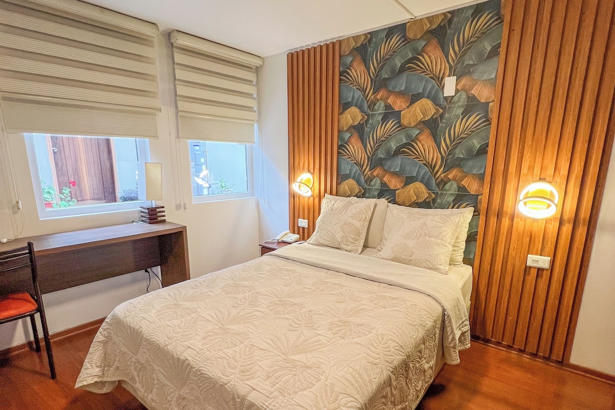 Standard Room, 1 Double Bed, Garden View, Garden Area | Premium bedding, desk, laptop workspace, blackout drapes