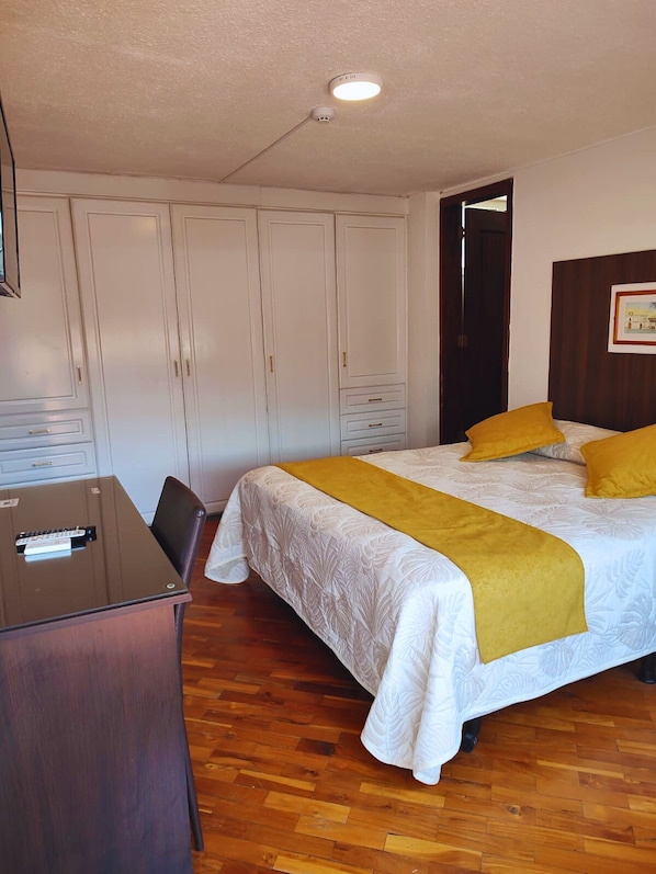 Quarto superior | 1 quarto, roupas de cama premium, escrivaninha