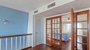 4 bedrooms, desk, iron/ironing board, travel crib - OceanViews, Pool, Hot Tub (St. Augustine)