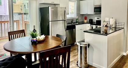2 BR Single Story Townhouse w King Bed