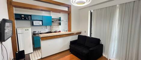 基础公寓 | 起居区