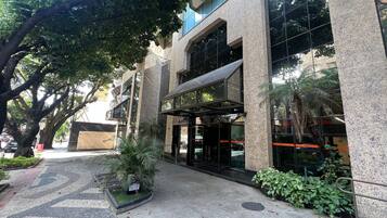 Basic Apartment | Exterior