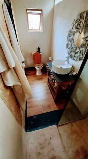 Shower - Rustic Studio in the Valley (Knysna)