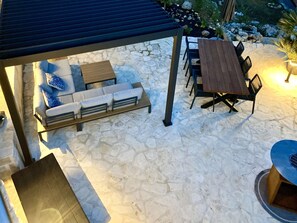 Outdoor dining - Exclusive vacation apartment near Opatija with 180° sea view and private pool. (Kastav)