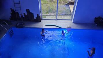 Sisäuima-allas, lämmitetty uima-allas