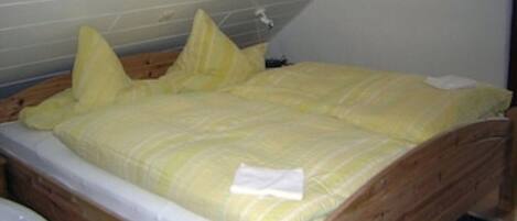 2 Schlafzimmer, Reisekinderbett, kostenloses WLAN, Bettwäsche