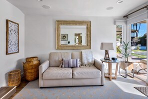 TV, fireplace, ping pong