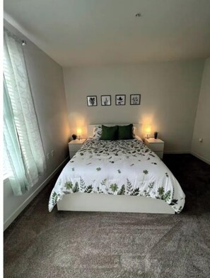 2 bedrooms, in-room safe, iron/ironing board, free WiFi