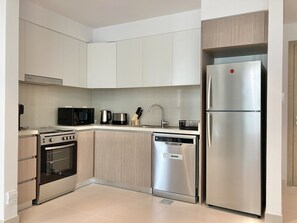 Private kitchen - SuperHost - Stylish Apartment Facing Creek Harbour (Dubai)