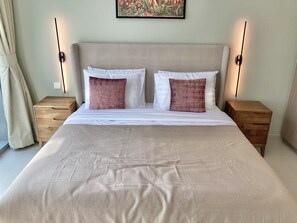 1 bedroom, individually furnished, iron/ironing board, free WiFi - SuperHost - Stylish Apartment Facing Creek Harbour (Dubai)