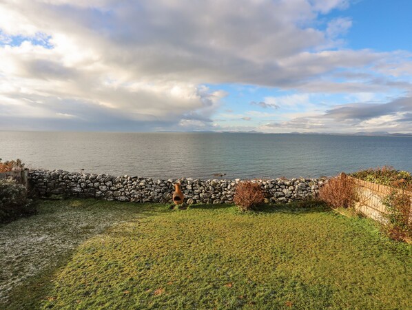 Property grounds - Bramble Bank (Harlech)