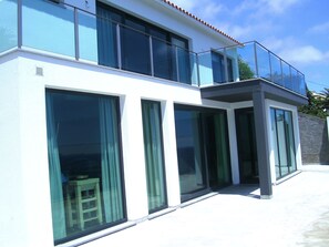 تفاصيل الفندق من الخارج