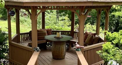 Cozy Home on Richland Creek, Waynesville, Maggie V; Blue Ridge P.W. & Smokey Mts