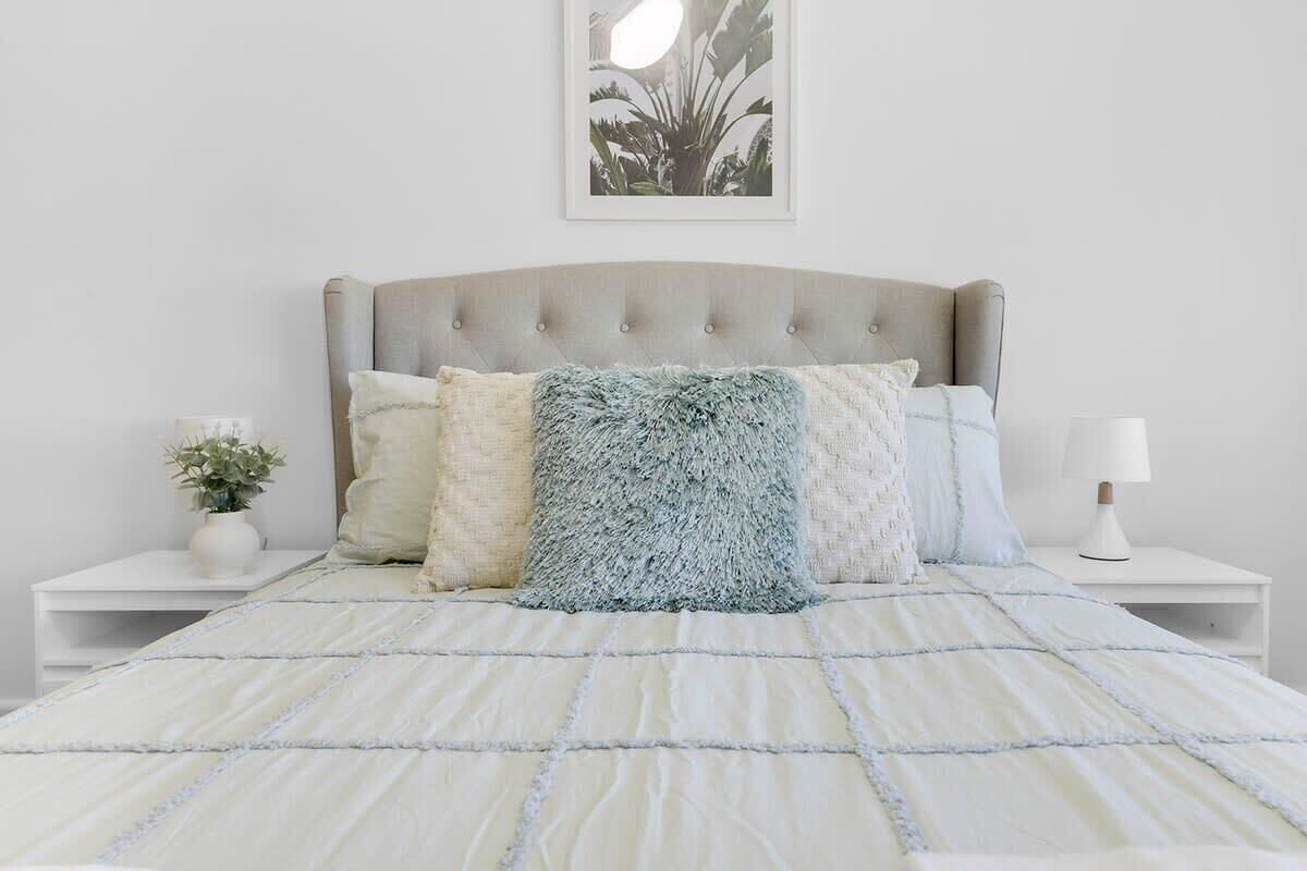 3 slaapkamers, een strijkplank/strijkijzer, reisbedje, wifi