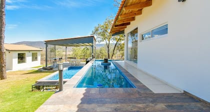 Agave House | BBQ & amenities