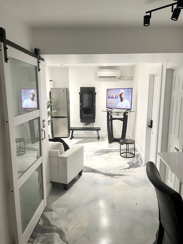 Modern Cozy Apartment - Near American Dream Theme Park & NYC