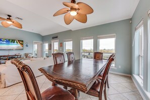 House (4 Bedrooms) | Property amenity