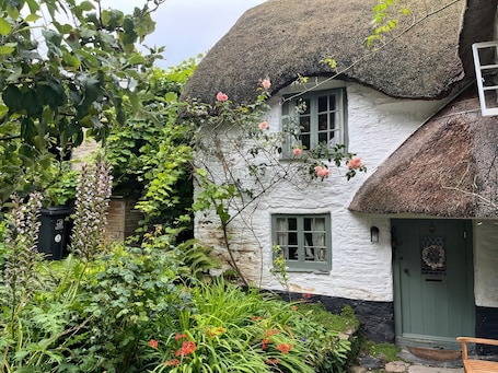 Cottage | Exterior detail