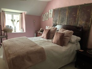 Cottage | 2 bedrooms, individually decorated, individually furnished, free WiFi - 4 Cumberland Cottages (Kingsbridge)
