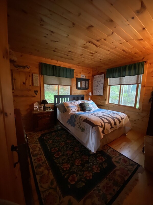 3 bedrooms, travel cot, WiFi