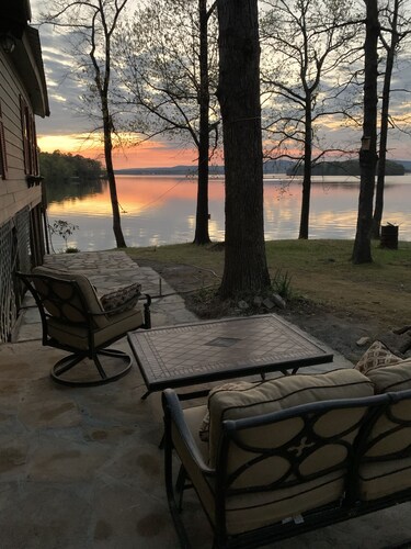 Lake house with million dollar view & hot tub