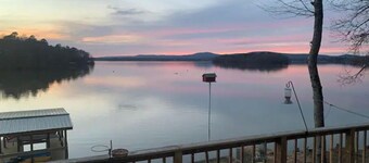 Lake house with million dollar view & hot tub