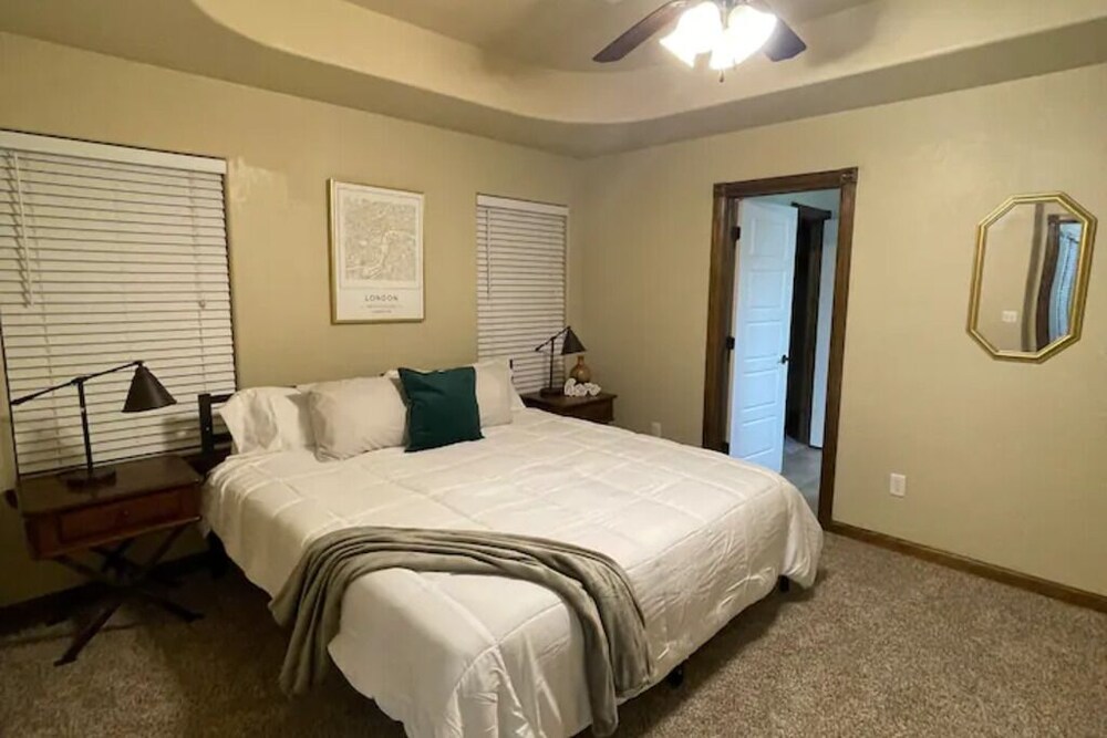 Ft Sill 3B/2BR Green Room Lawton Vrbo