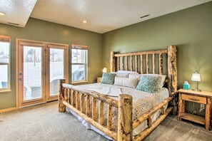 3 bedrooms, iron/ironing board, travel crib, internet