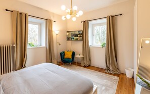 럭셔리 아파트 | 3 개의 침실, 각각 다른 스타일의 인테리어, 각각 다르게 가구 비치, 노트북 작업 공간