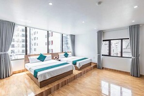 Chambre Quadruple Panoramique | Literie de qualité supérieure, minibar, décoration personnalisée
