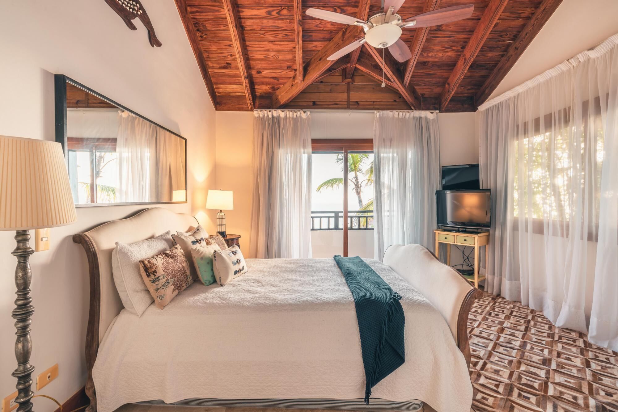 Photo - Charming villa with ocean view in Puerto Bahia