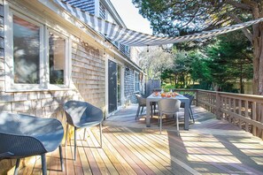 تناول الطعام بالخارج