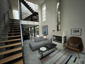 Living area - Architectural Modern Venice Beach Home-walk to beach and fabulous restaurants !! (Los Angeles)