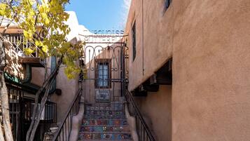 House (3 Bedrooms) | Property amenity