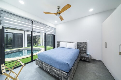 350m to Beach - Guitar-shaped Pool Kitchen - BBQ Casa Guitarra