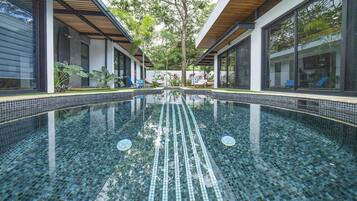 House | 4 bilik tidur