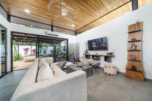 350m to Beach - Guitar-shaped Pool Kitchen - BBQ Casa Guitarra