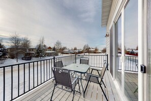 Outdoor dining - Charming home with mountain view, fireplace, balcony, & washer/dryer (Belgrade)