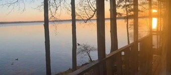 Lake house, amazing view, hot tub
