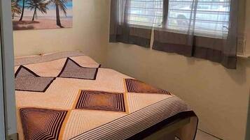 2 bedrooms, iron/ironing board, free WiFi, bed sheets