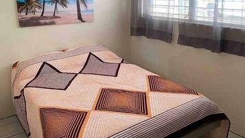 2 bedrooms, iron/ironing board, free WiFi, bed sheets