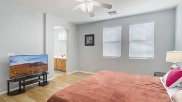 3 bedrooms, iron/ironing board, WiFi, bed sheets