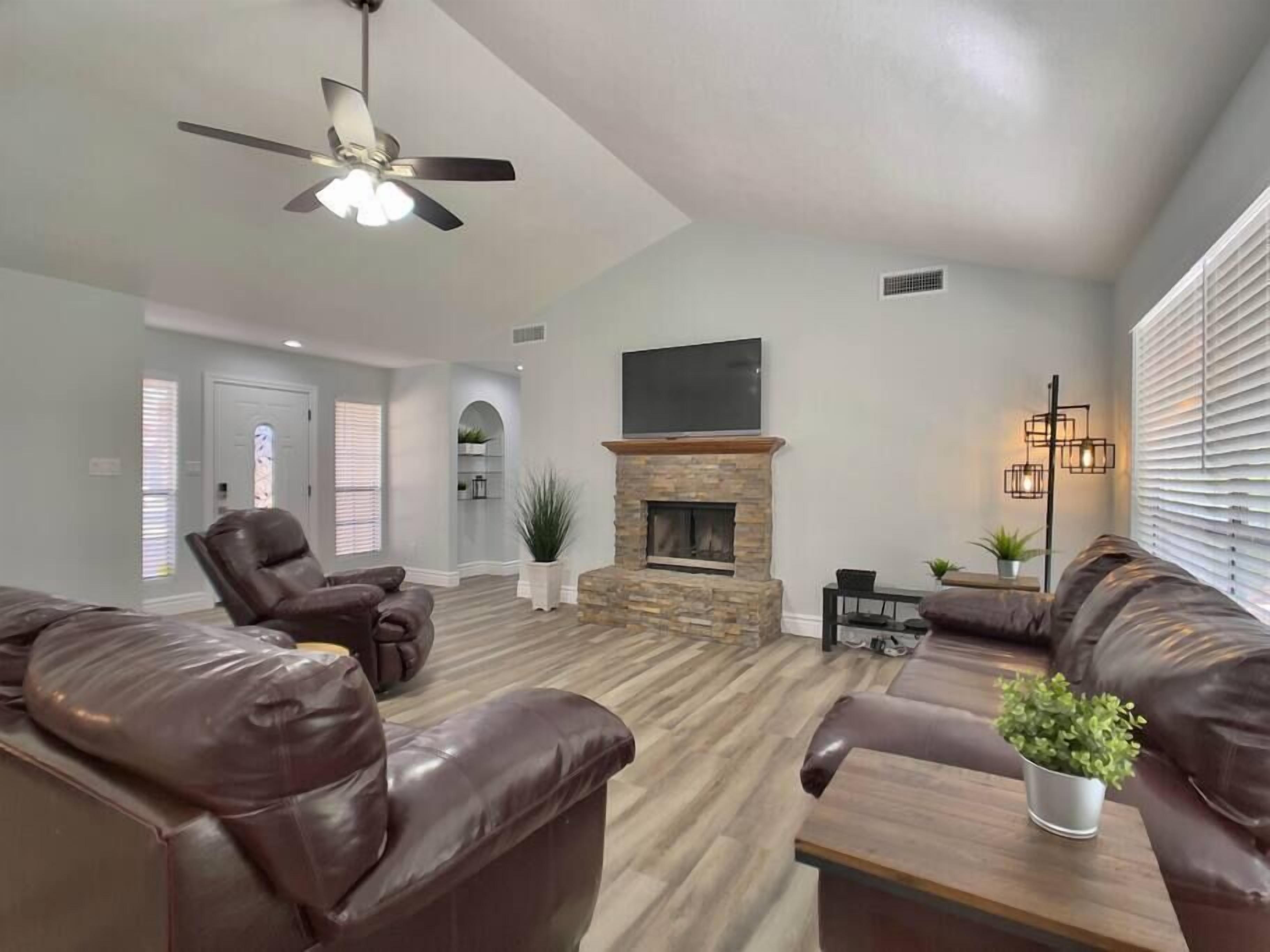 TV, fireplace, offices