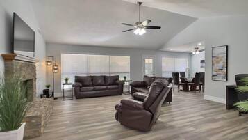 TV, fireplace, offices