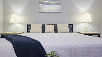 3 bedrooms, desk, iron/ironing board, WiFi