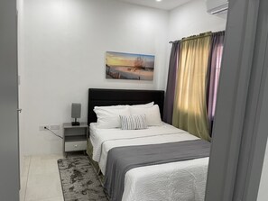 3 Schlafzimmer, Schreibtisch, Bügeleisen/Bügelbrett, kostenloses WLAN
