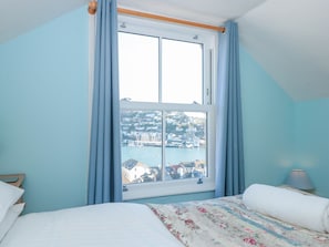 4 makuuhuonetta, yksilöllisesti sisustettu, yksilöllisesti kalustettu